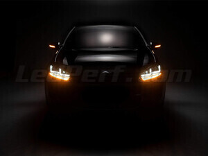 Volkswagen Golf 6 vue de face équipée des clignotants dynamiques Osram LEDriving® pour rétroviseurs